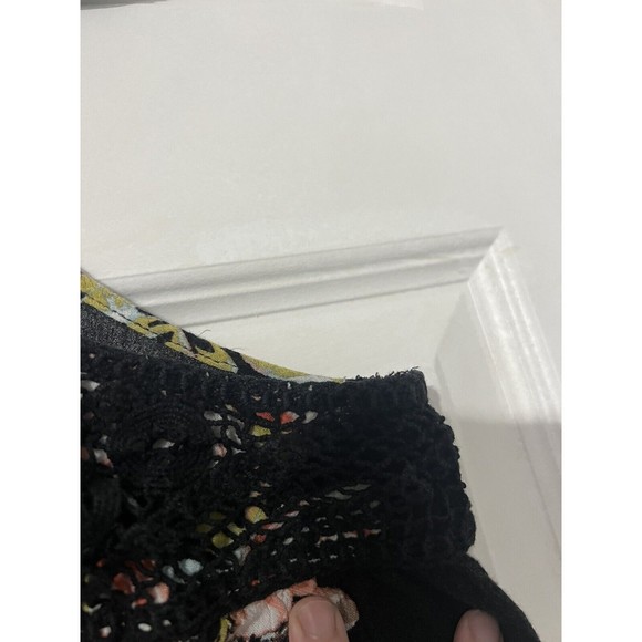 Torrid Floral Print Gauze Crochet Tank Top Black‎ Size 2 - Picture 4 of 9